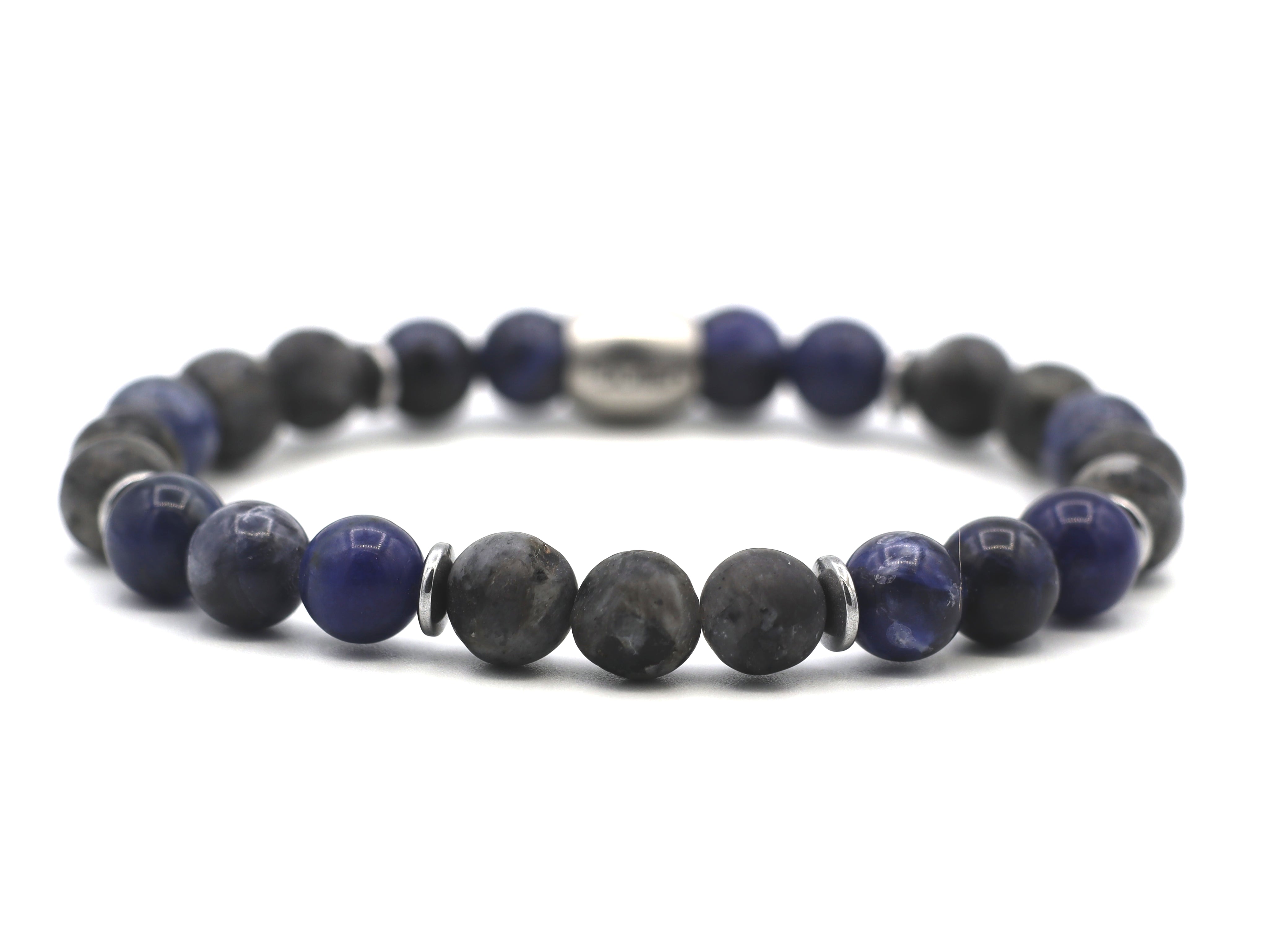 Nanebayangsodaliet_mannenarmbandblauw_labradorietmat_zilver_byJulian_vk_png_png.jpg